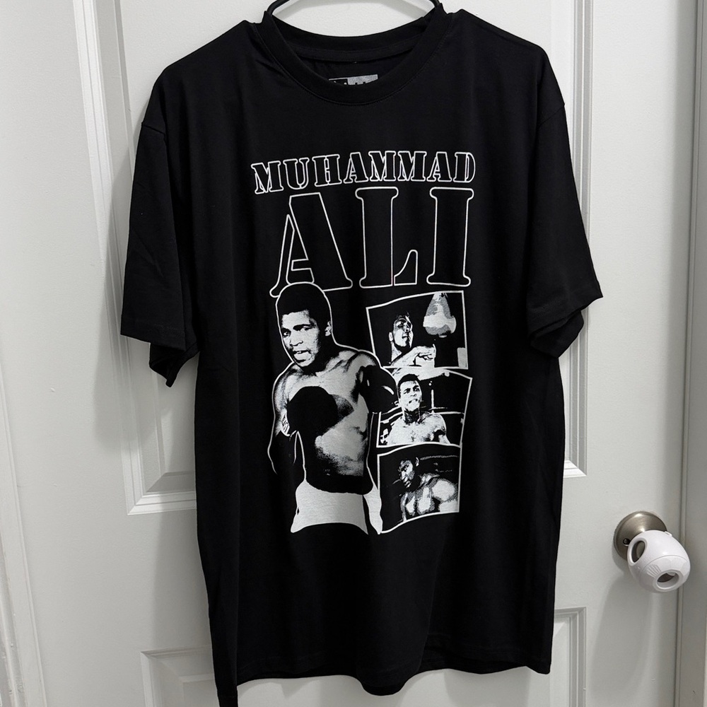 Muhammad Ali Black Tshirt Size Large Unisex